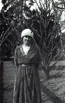 Paulette Vuillot à Malesherbes avant son mariage.