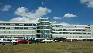 Hôpital, bâtiment Claude Monet.