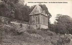 Un pavillon du château de Nanteuil, vers 1900.