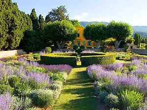 Le jardin à la française.