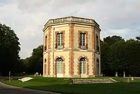 Pavillon de chasse octogonal de la forêt de Dreux (Eure-et-Loir)