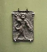 Plaque en bronze représentant Pazuzu, servant d'amulette, v. 800-500 av. J.-C. British Museum.