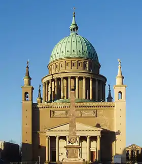 L'église Saint-Nicolas, construite par Schinkel