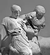 Déidamie enlevée par un centaure. Temple de Zeus à Olympie. Fronton Ouest. Marbre de Paros. 470-456. Original