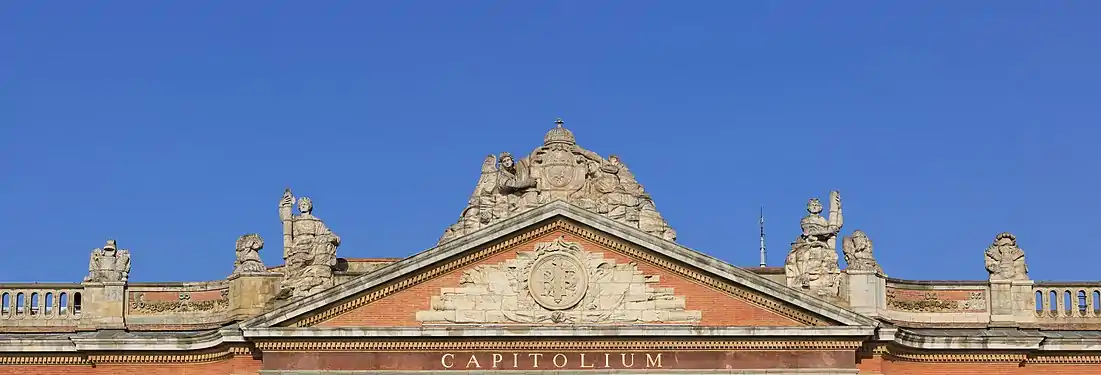 Fronton du Capitole de Toulouse.