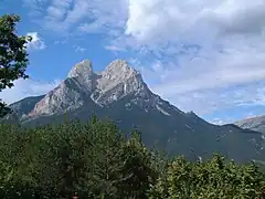 Massif du Pedraforca à double crête en forme de fourche, zone sud-ouest du parc.