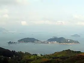 L'île de Peng Chau vue depuis l'île de Lantau.
