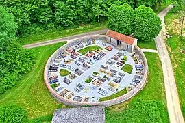 Le cimetière rond (vue aérienne).