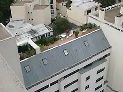Penthouse sur les toits de Paris.