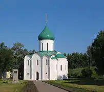 Église de la Transfiguration de Pereslavl-Zalesski, façades recouvertes de zakomars.