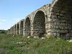 Stade, anciennes boutiques sous les arcades