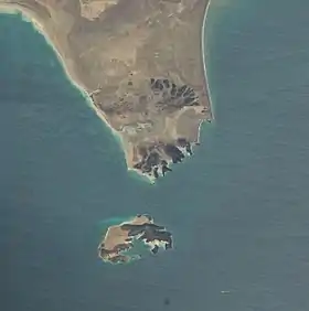 Image satellite montrant la péninsule de Cheikh Saïd et l'île de Périm dans le détroit de Bab-el-Mandeb.