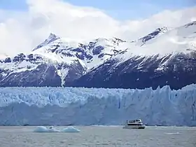 Le glacier Perito Moreno vu depuis le lac Argentino.