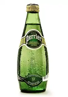 Bouteille de Perrier.