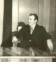 Petăr Mladenov remplace Todor Jivkov, en novembre 1989, et supprime la censure.[réf. souhaitée]