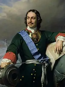 portrait du tsar revêtu d'un habit militaire noir de gala, barré par une écharpe en soie bleu pâle et tenant dans la main droite, posée sur une bouche de canon, un sabre