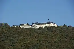 L'hôtel Petersberg vu d'en bas du mont.