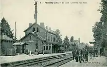 La gare de Fouilloy, au tout début du XXe siècle, avec sa signalisation par électrosémaphore Lartigue.