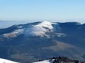 Vue du Petit Ballon depuis le Hohneck.