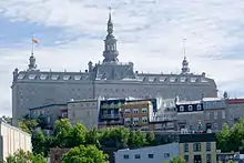 Description de l'image Petit séminaire de Québec vu du Bassin Louise.jpg.