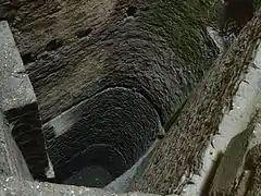 Intérieur de la petite tour jumelle du donjon.