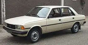 Peugeot 305