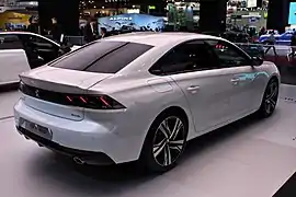 Peugeot 508 Hybrid (vue de l'arrière)