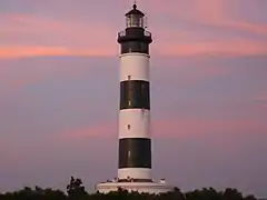 Le phare au coucher du soleil.