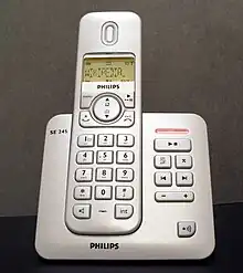 Téléphone DECT Philips équipé d'un affichage 14 segments affichant « Wikipedia »