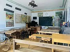Reconstitution d'une salle de classe des années 50 au Musée des Croyances et Traditions Cauchoises de Saint-Pierre-en-Port.