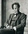 Photographie en noir et blanc de Mahler.