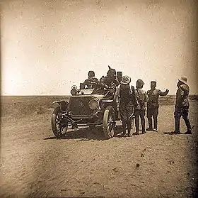 Visite du Général Lyautey en 1912. Automobile Panhard et Levassor.