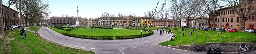 Piazza Ariostea, lieu ou se déroule le Palio