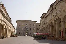Image illustrative de l’article Piazza del Popolo (Fermo)