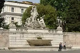 Fontaine de Neptune (en face)