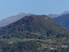 Le pic de l'Huile vu du Montraillant, au sud-ouest.