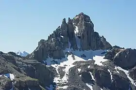 Vue du pic du Béal Traversier depuis le pic des Espargnes Fines au nord.