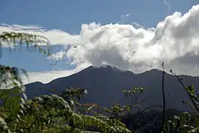 Vue du Pico Turquino dans les nuages.
