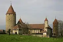 Château de Chenaux que le prince fait reconstruire et où il réside.