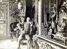 Pierre Loti chez lui dans sa pagode par Dornac