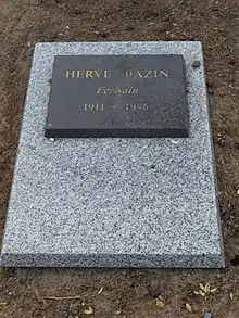 Pierre tombale d'Hervé Bazin au cimetière de Cunault.