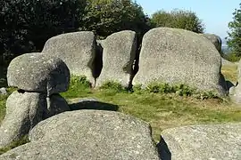 Les Pierres Jaumâtres (Toulx-Sainte-Croix, Creuse).