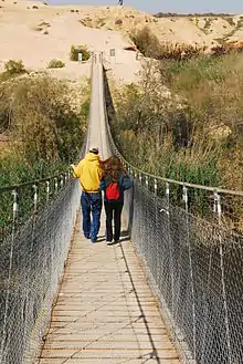 pont suspendu au-dessus du ravin de la Bésor.
