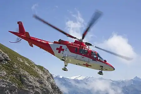 L'AgustaWestland A109 K2 (HB-XWD) décolle du Pilatus après avoir récupéré un patient (2009). Cet appareil a été vendu en 2010 à Air Transport Europe, opérateur du sauvetage aérien en Slovénie.