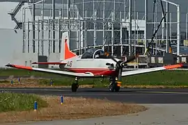 Pilatus PC-7 (F-ZJAJ) à l'aéroport de Toulouse-Blagnac en 2013