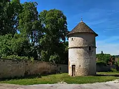 Le pigeonnier.