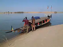 Pinasse touristique sur le fleuve Niger près de Tombouctou, au Mali.