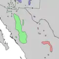 Carte de répartition des variétés de Pinus arizonica : en vert, Pinus arizonica var. arizonica ; en rouge, Pinus arizonica var. stormiae (et en bleu, une autre espèce : Pinus ponderosa subsp. brachyptera).