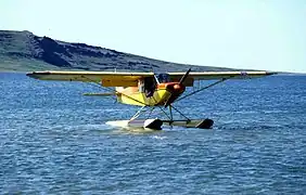 Piper Super Cub à Tinney Cove (Bathurst Inlet) au Canada (1998)