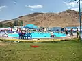 Piscine au sein de l'Aqualand vu de côté dans le Lompi Family Park